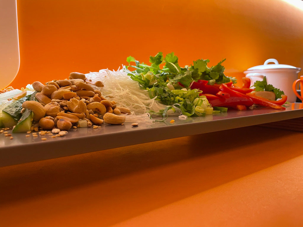 Tablett Sushi/Salat in HIMACS und Holz